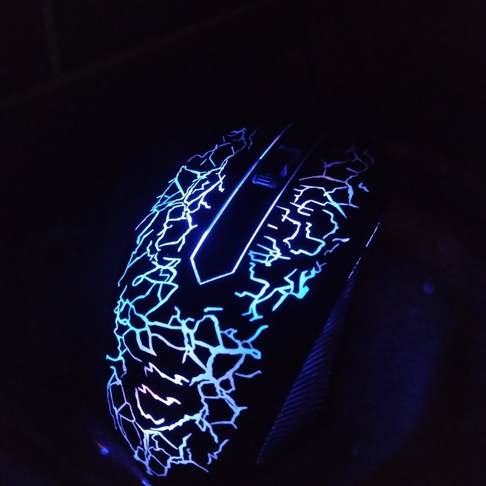 LED Color Changing Gaming Mouse - Picture 2 of 7
